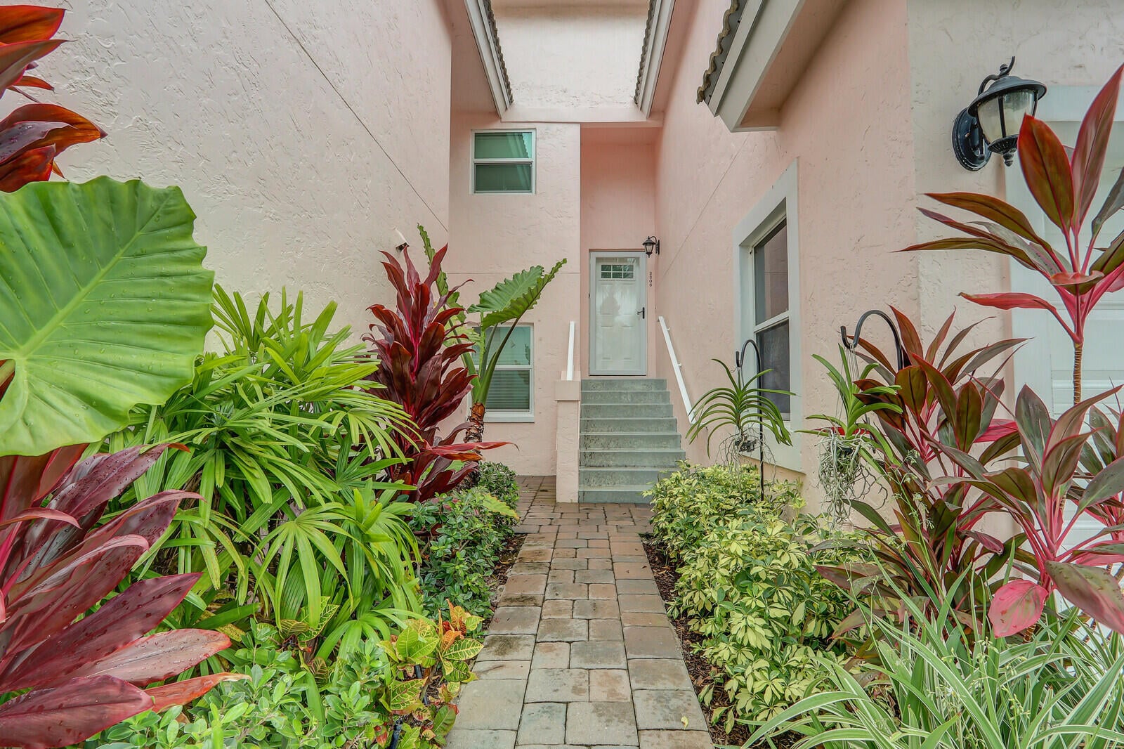 Residence photo 3