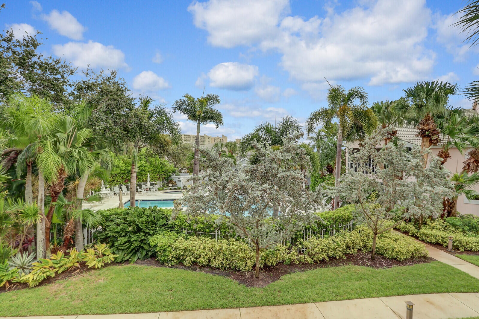 Residence photo 24