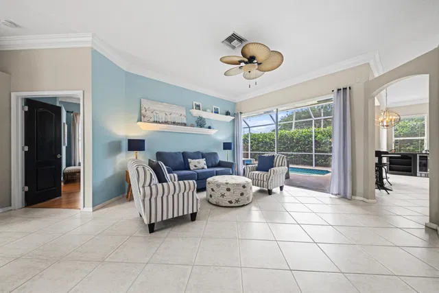 Residence photo 8