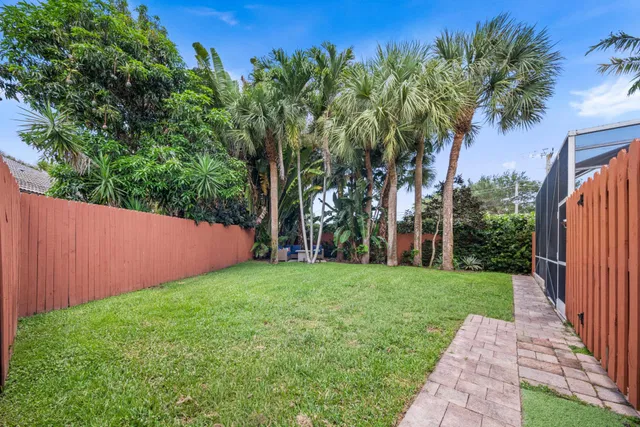 Residence photo 36