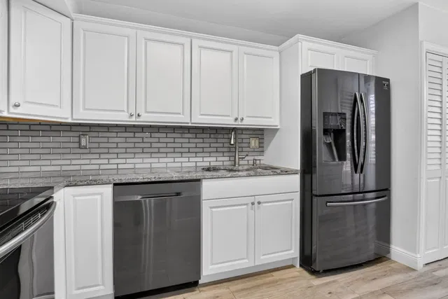 Unit 102 photo 13