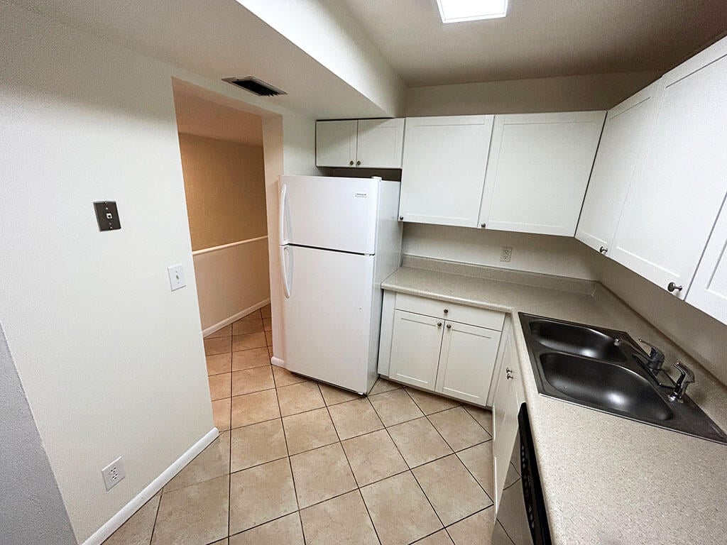 Unit 207 photo 4