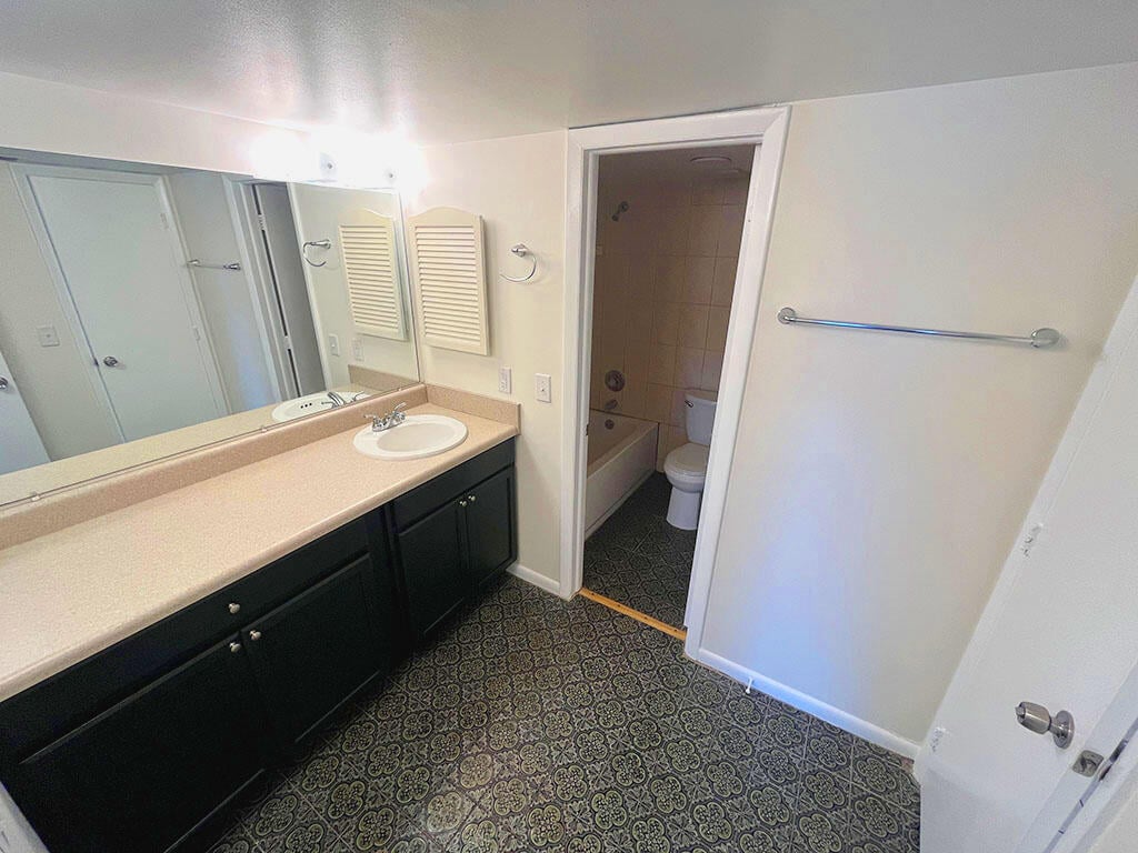 Unit 207 photo 8