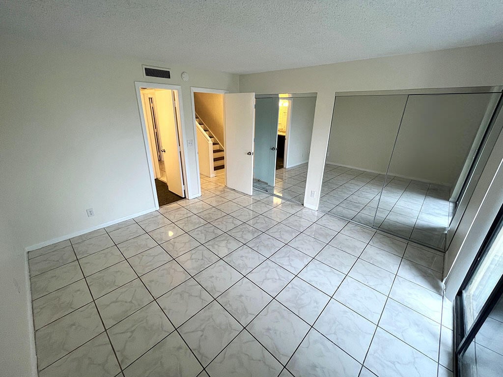Unit 207 photo 9