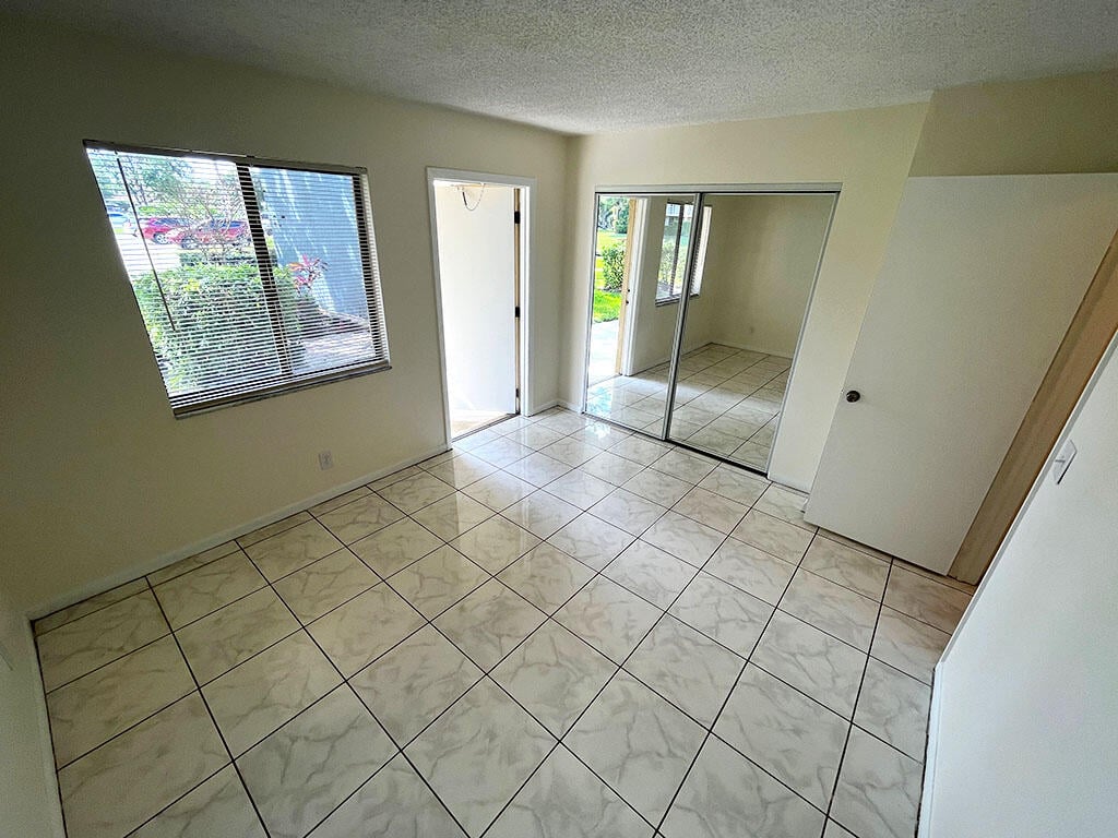 Unit 207 photo 10