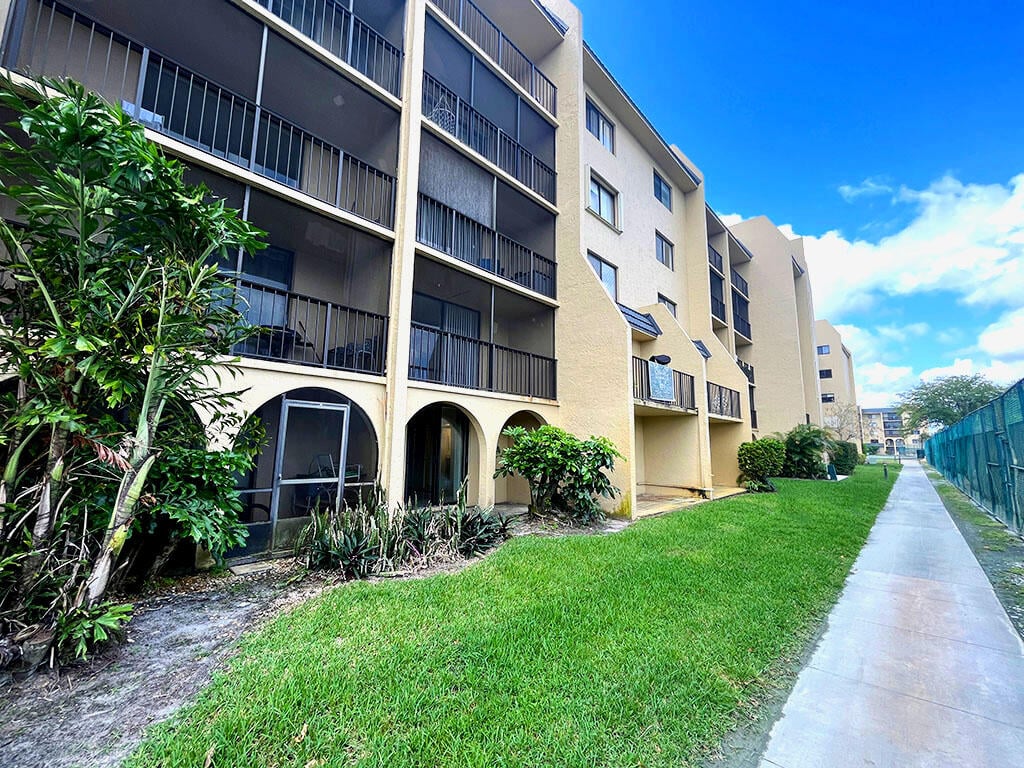 Unit 207 photo 12
