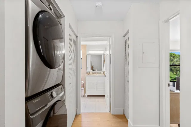 Unit 2110 photo 15