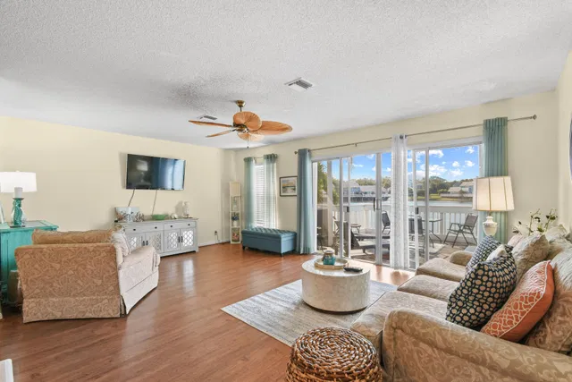  Residence photo 15