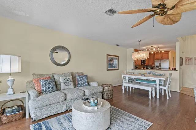  Residence photo 16
