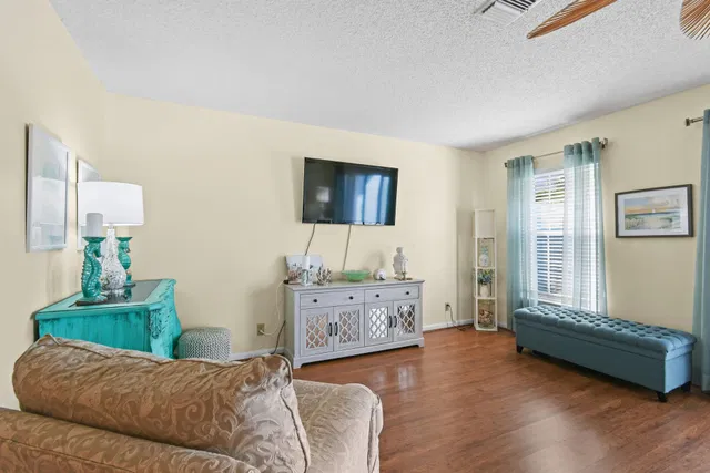  Residence photo 17