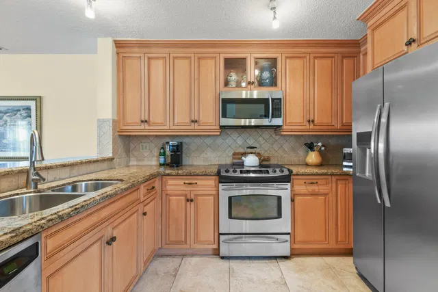  Residence photo 23