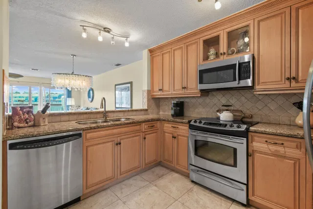  Residence photo 24