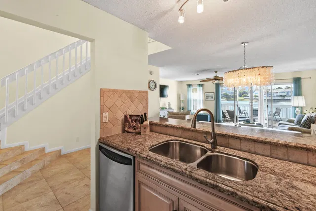 Residence photo 25