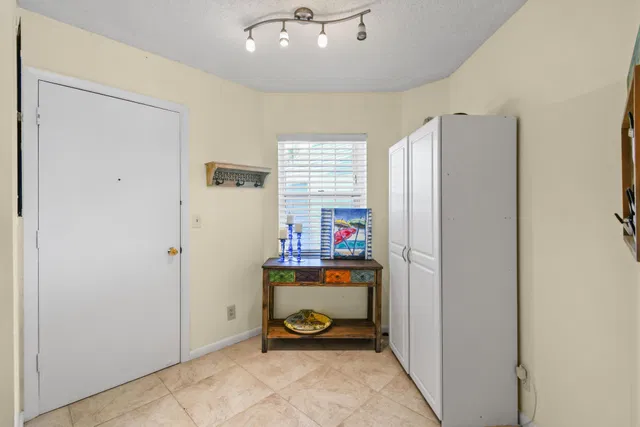  Residence photo 26