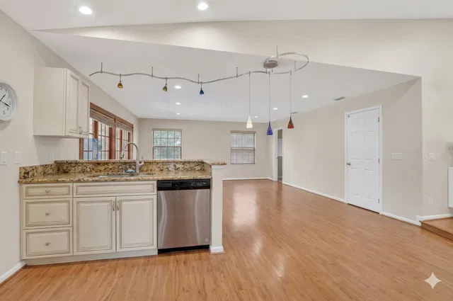 Thornhill Green Residence photo 19