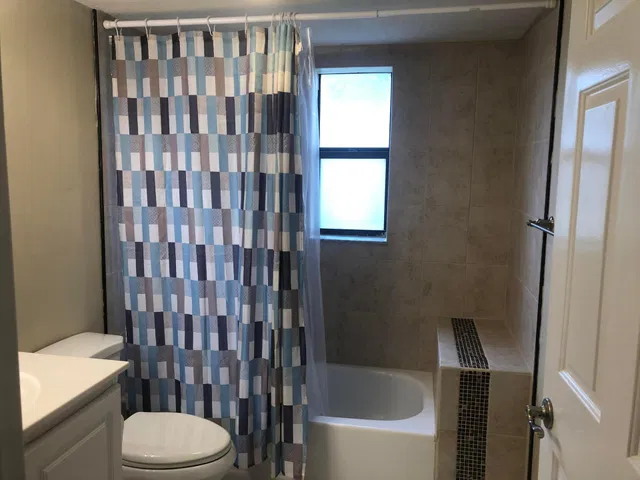 Unit 1250 photo 13