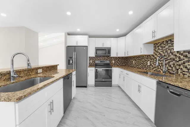 Thornhill Green Residence photo 5