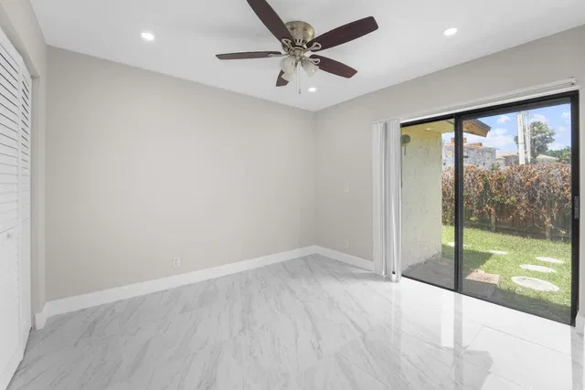 Thornhill Green Residence photo 11