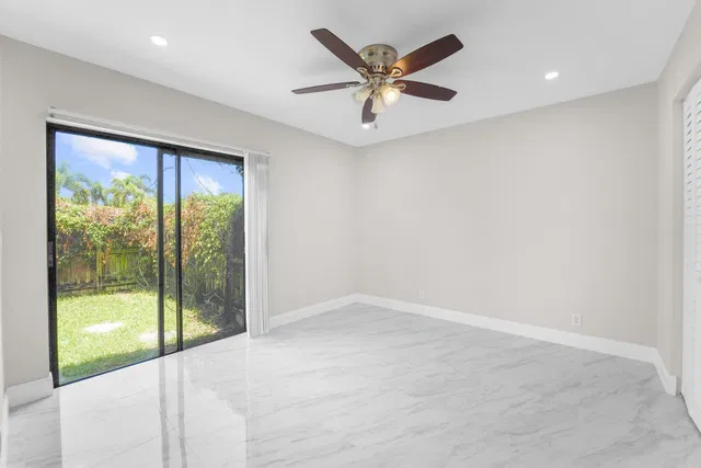 Thornhill Green Residence photo 12