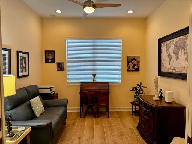 Residence photo 8