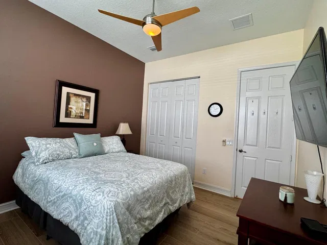 Residence photo 11