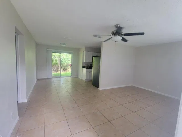 Residence photo 3