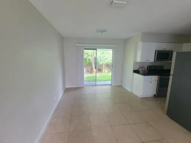 Residence photo 5