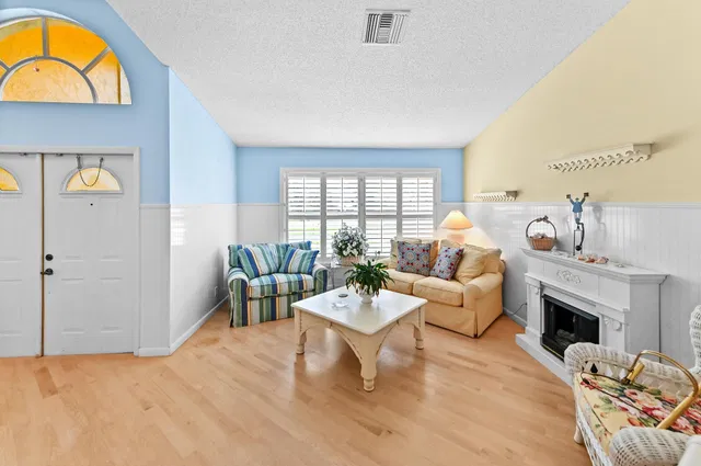 Residence photo 8