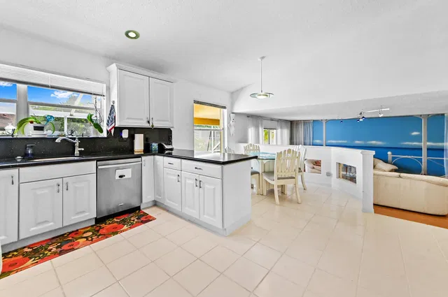 Residence photo 11