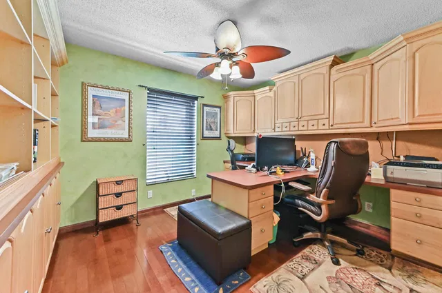 Residence photo 17