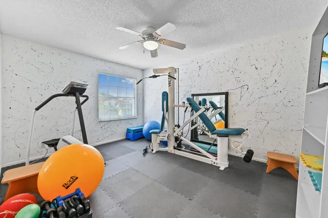 Residence photo 23