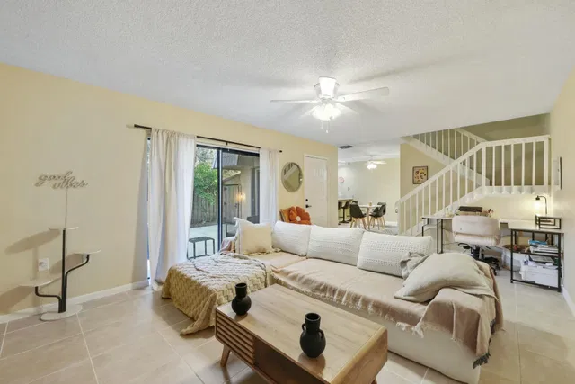 Residence photo 3