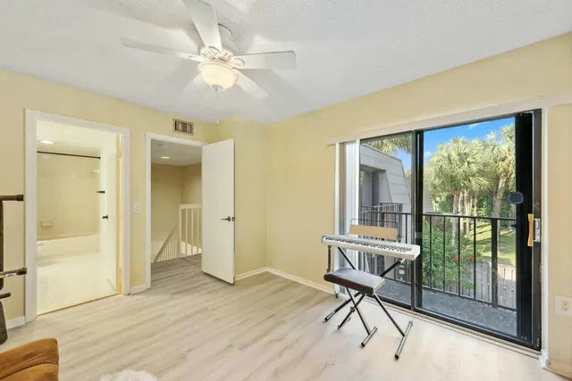 Residence photo 20