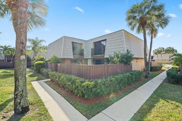 Residence photo 24