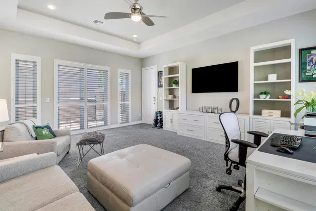 Residence photo 12
