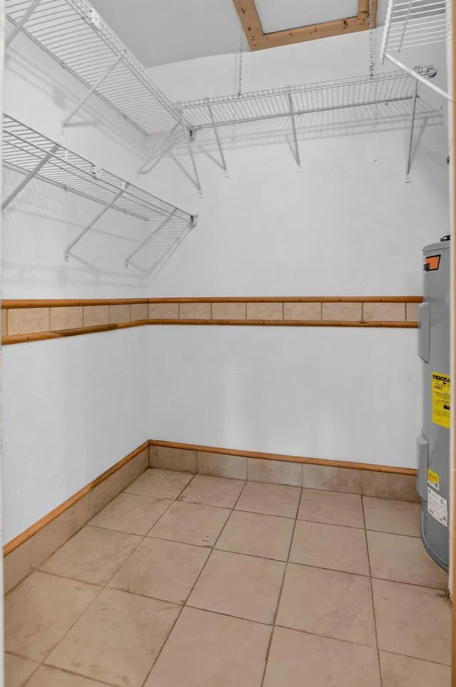 Unit 386 photo 22