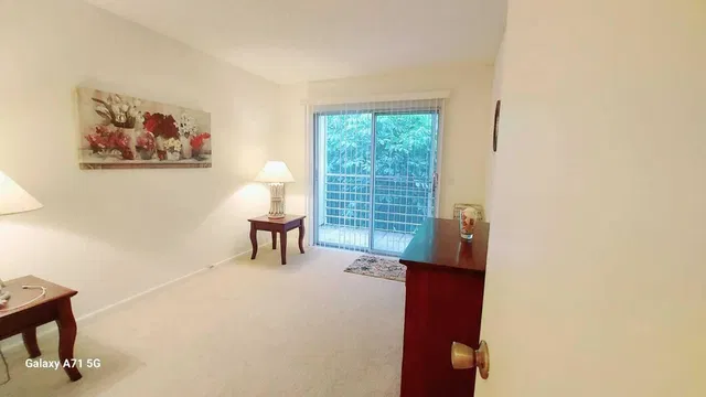 Residence photo 17