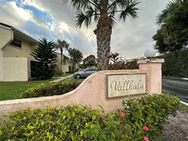 Unit 124 photo 37