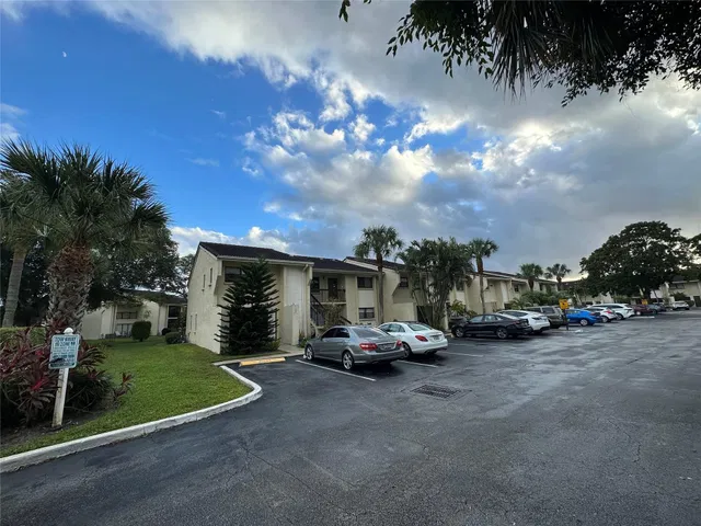  Unit 124 photo 38