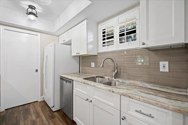 Unit 226 photo 7