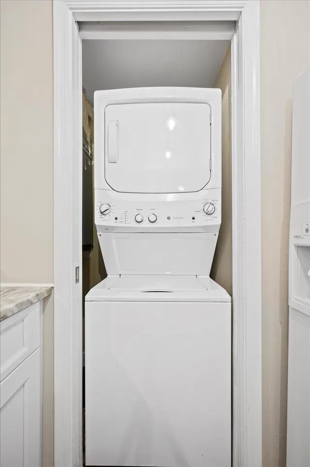 Unit 226 photo 8