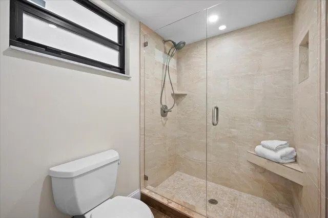 Unit 226 photo 12
