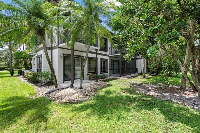 Unit 226 photo 17
