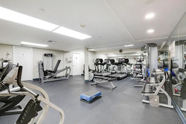 Unit 523 photo 19