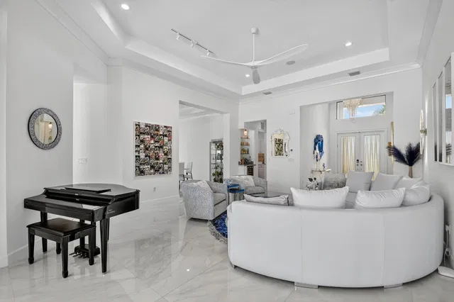 Valencia Grand Residence photo 18