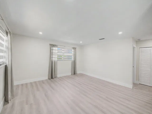 Residence photo 5