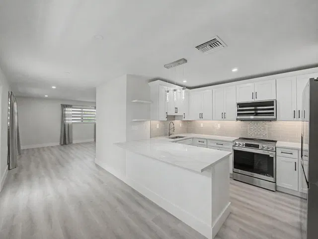 Residence photo 8