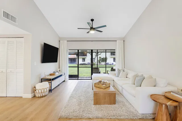 Residence photo 5