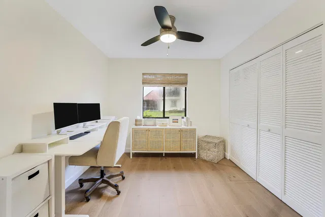 Residence photo 18