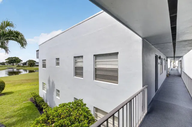 Residence photo 3